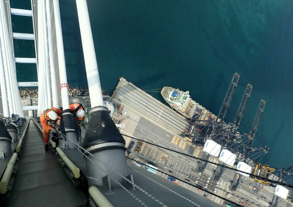 港口橋塔 高空作業